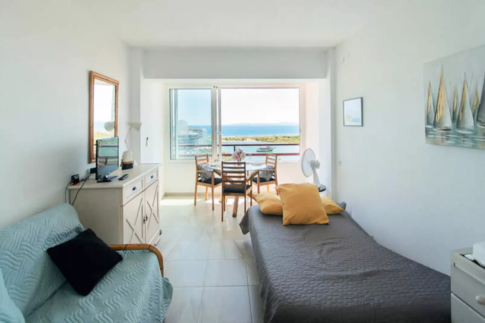 Studio à Roses-Untagged