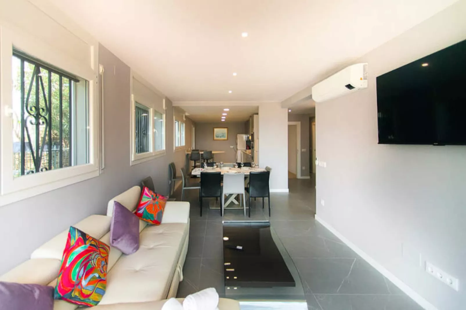 Maison à Roses-Untagged