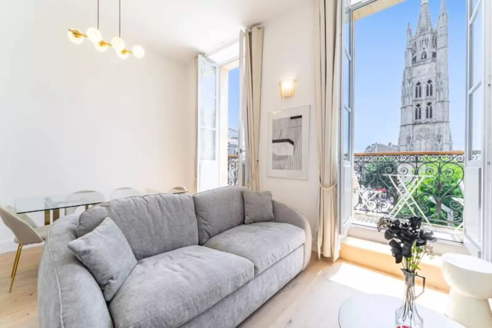 Appartement Place Pey Berland Avec Balcon Et Parking-Untagged