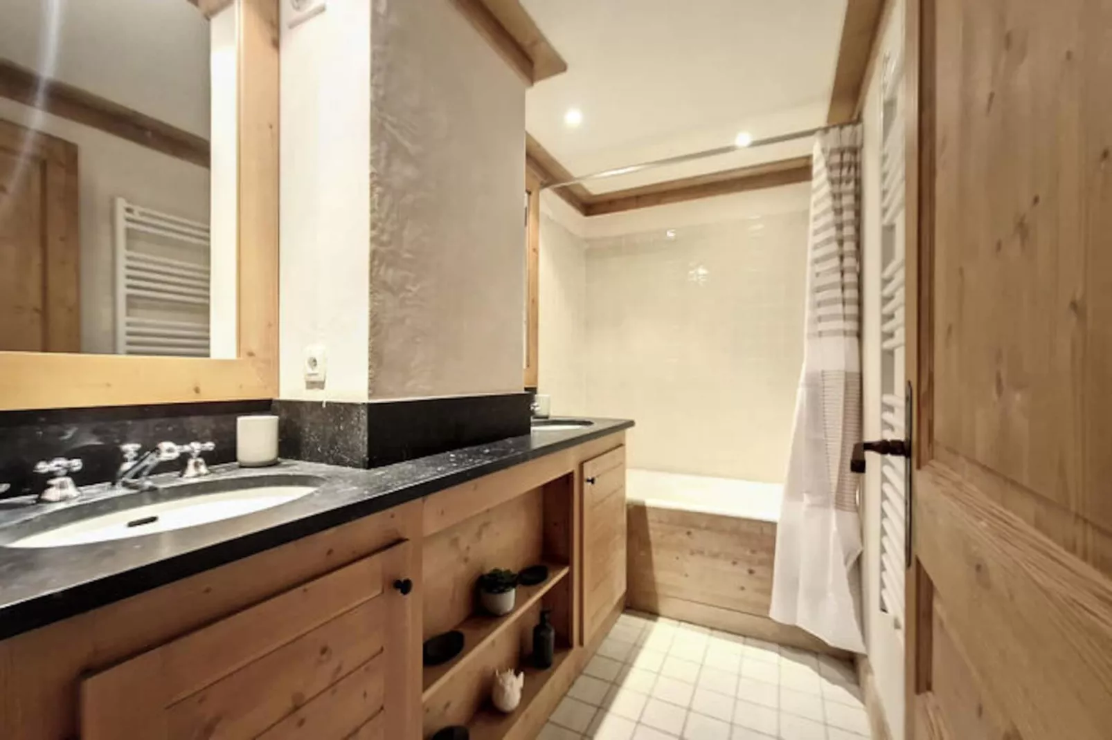 Résidence Roche De Fours-Nicht zugeordnet