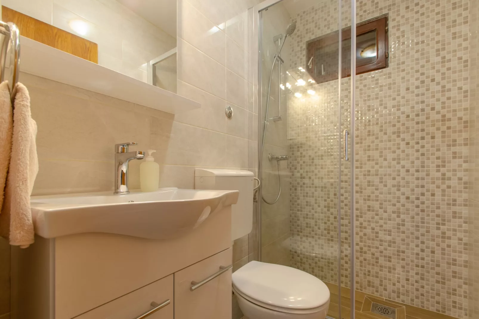 Panoramic Apartments Anić - Superior Two Bedroom Apartment with Terrace and Sea View (A1)-Bathroom