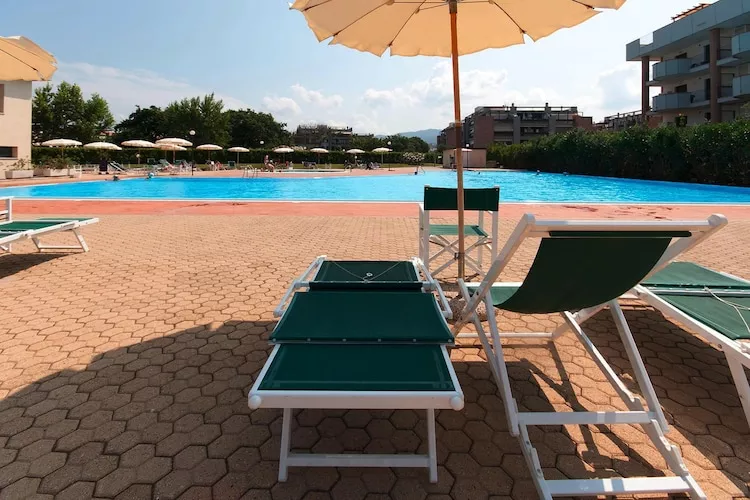 Holiday residence Santa Costanza San Vincenzo-Bilo 4 comfort-Piscine