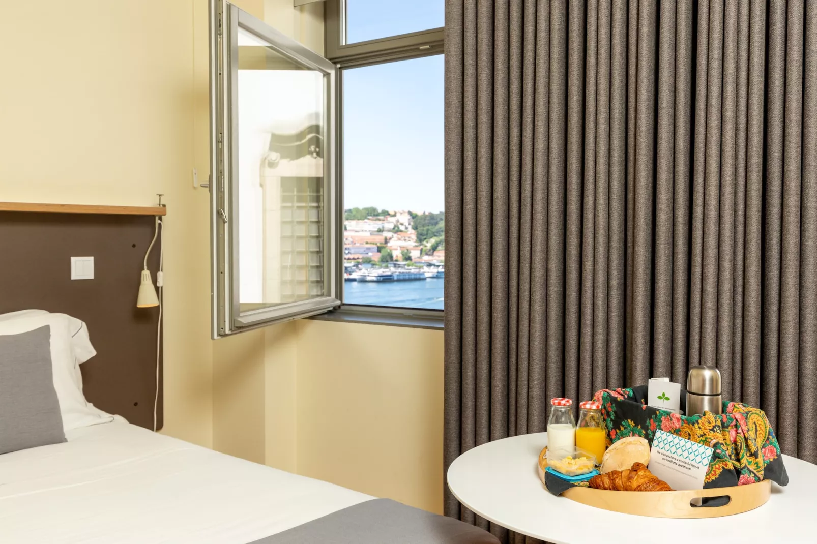 Feel Porto Codeçal Studio 1.2-Schlafzimmer