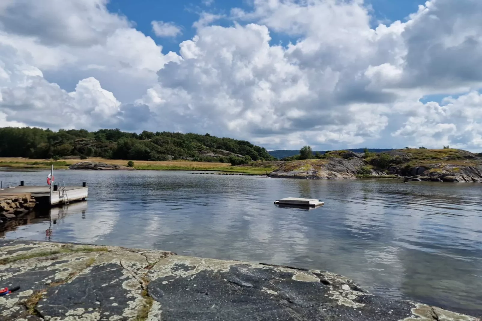 Seaside Charm in Flaton Retreat-By Traum-Water view