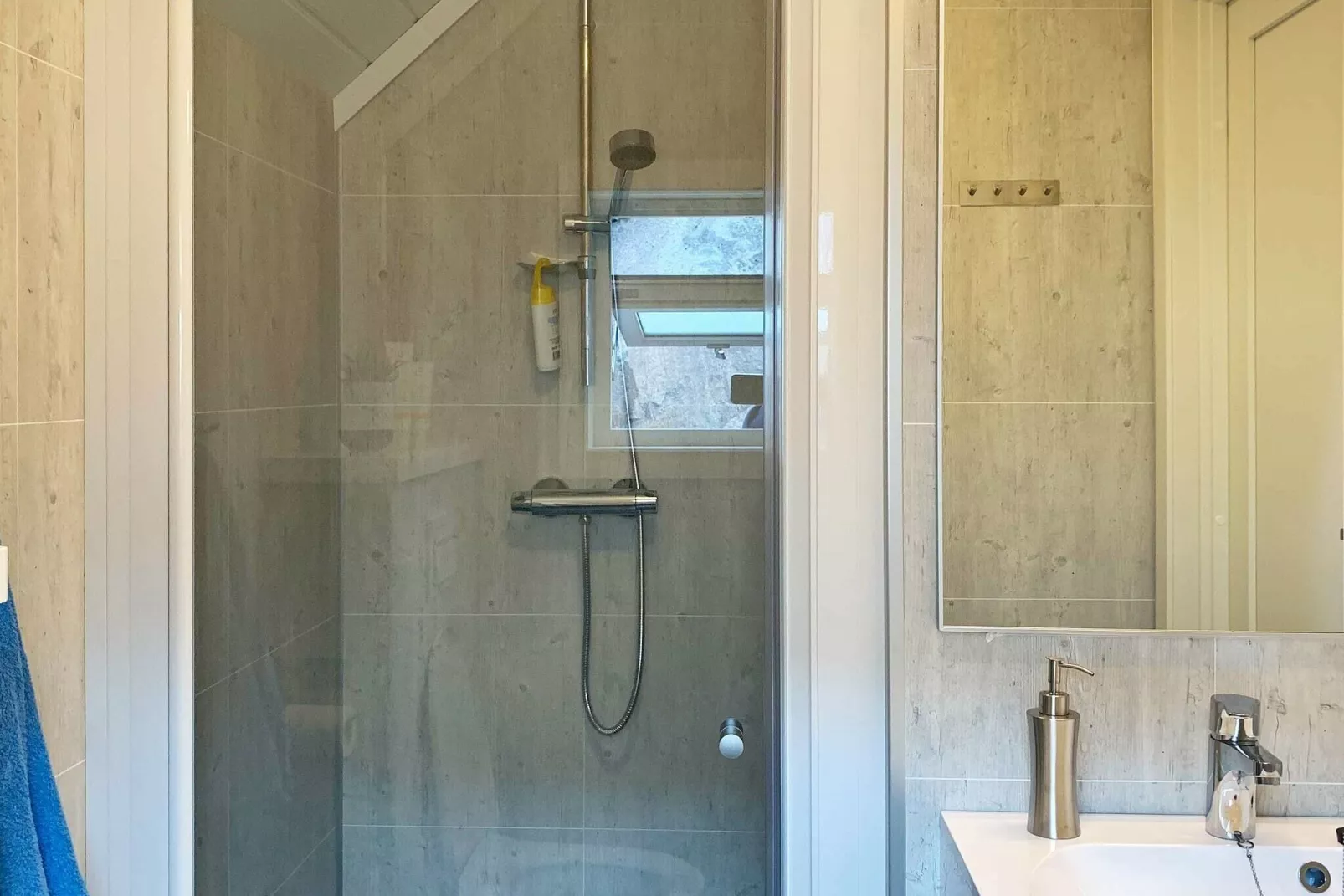 8 person holiday home in Urangsvåg-Indoor