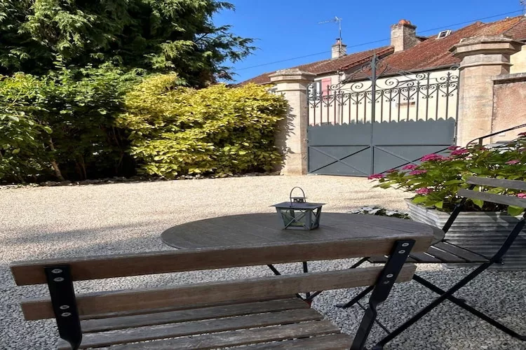 Bligny-sur-Ouche-Jardins en été