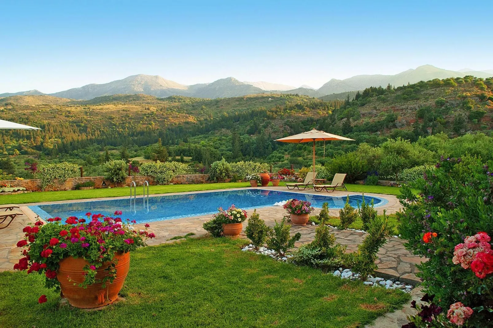 Holiday home, Pemonia--Swimming pool