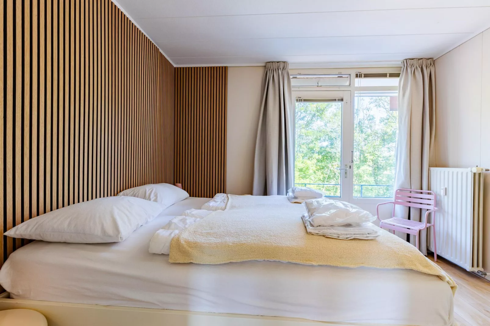 Appartement Burg van Woelderenlaan-Bedroom