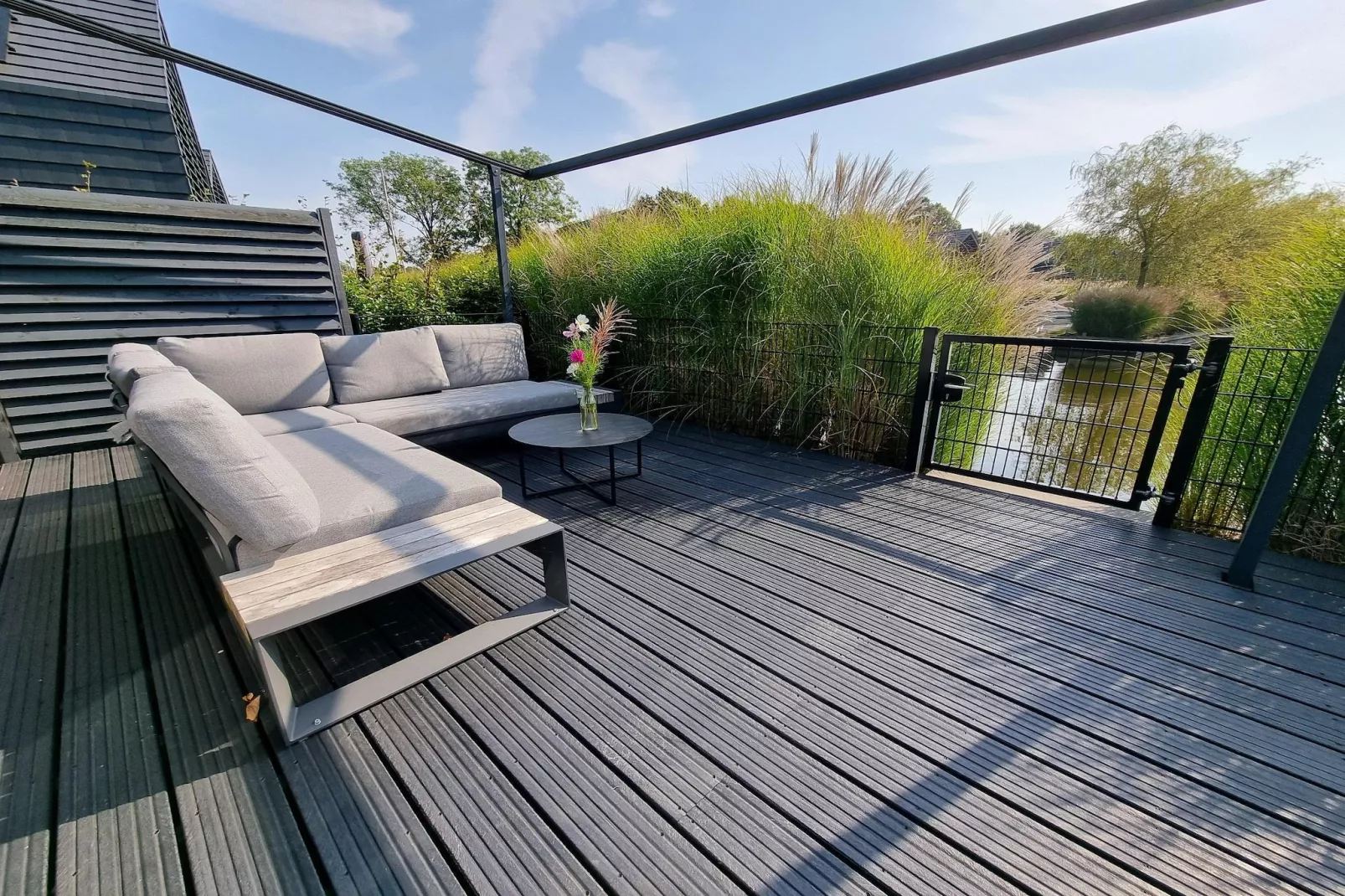 Watervilla Santjin-Terrace balcony