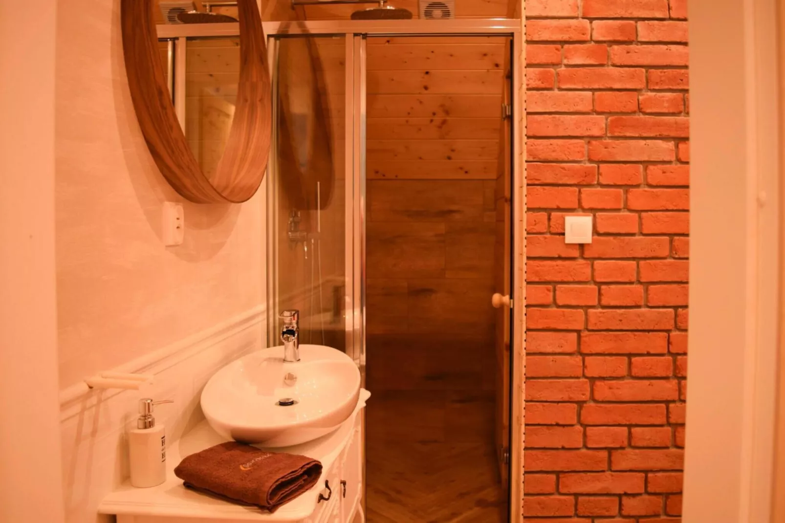 Dom wakacyjny w Częstkowie-Bathroom