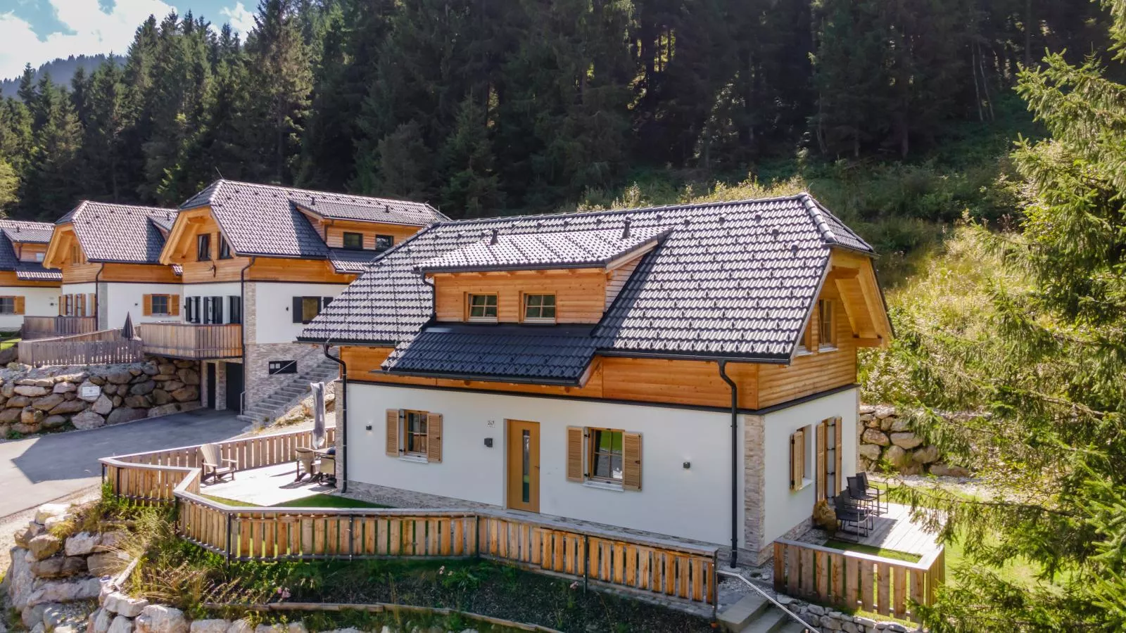 Schletski-Exterior in summer