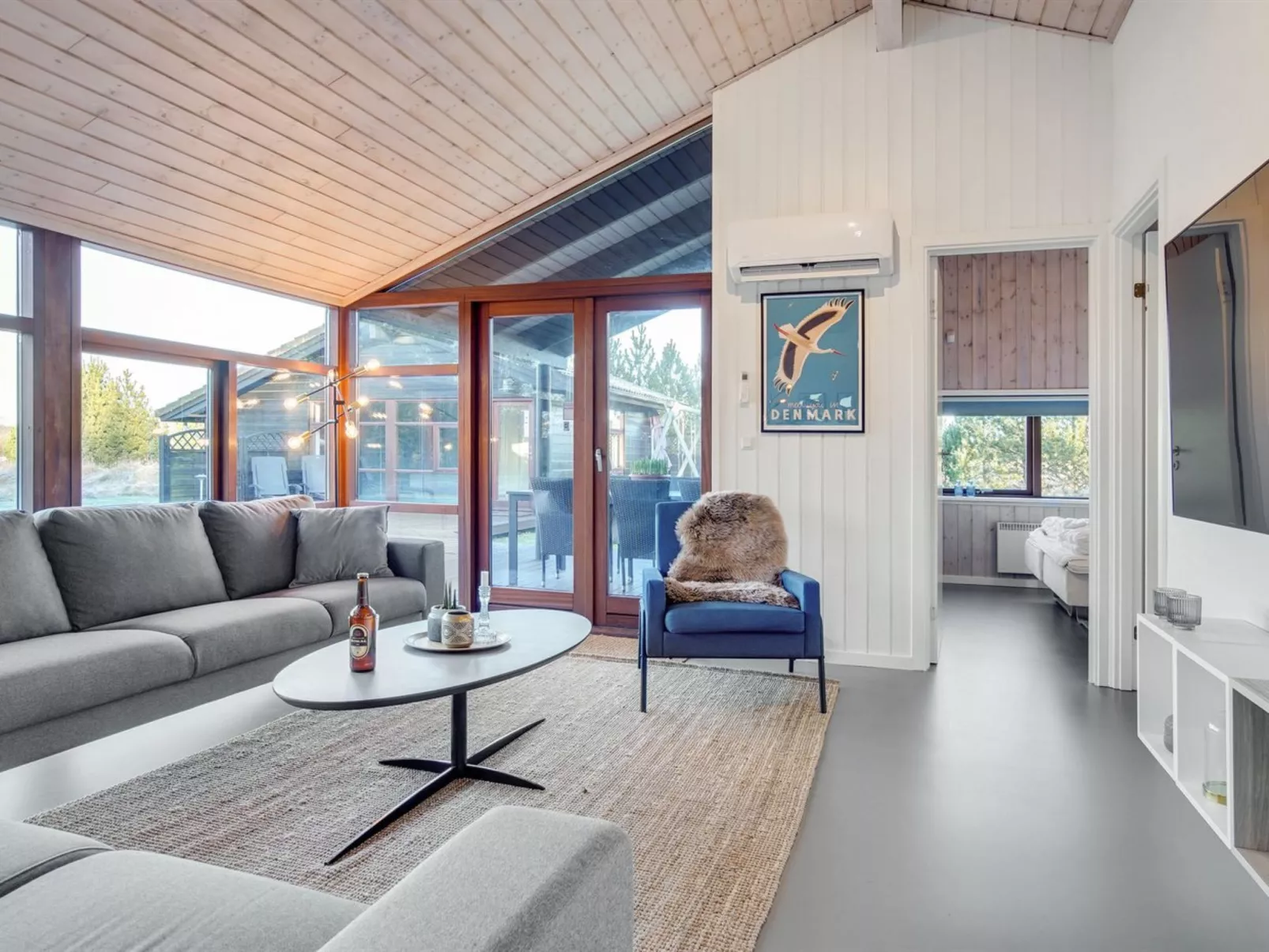 "Sirpa" - 1km from the sea-Inside