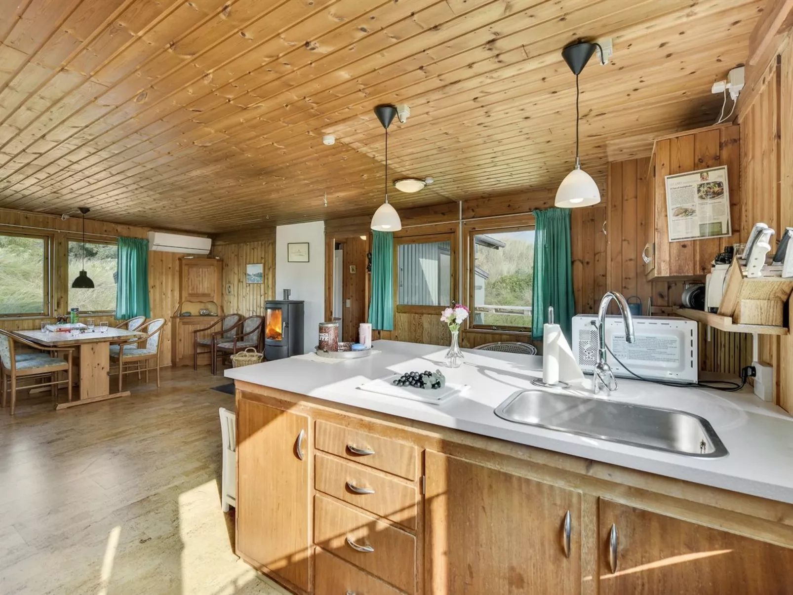 "Vamika" - 400m to the fjord-Dedans