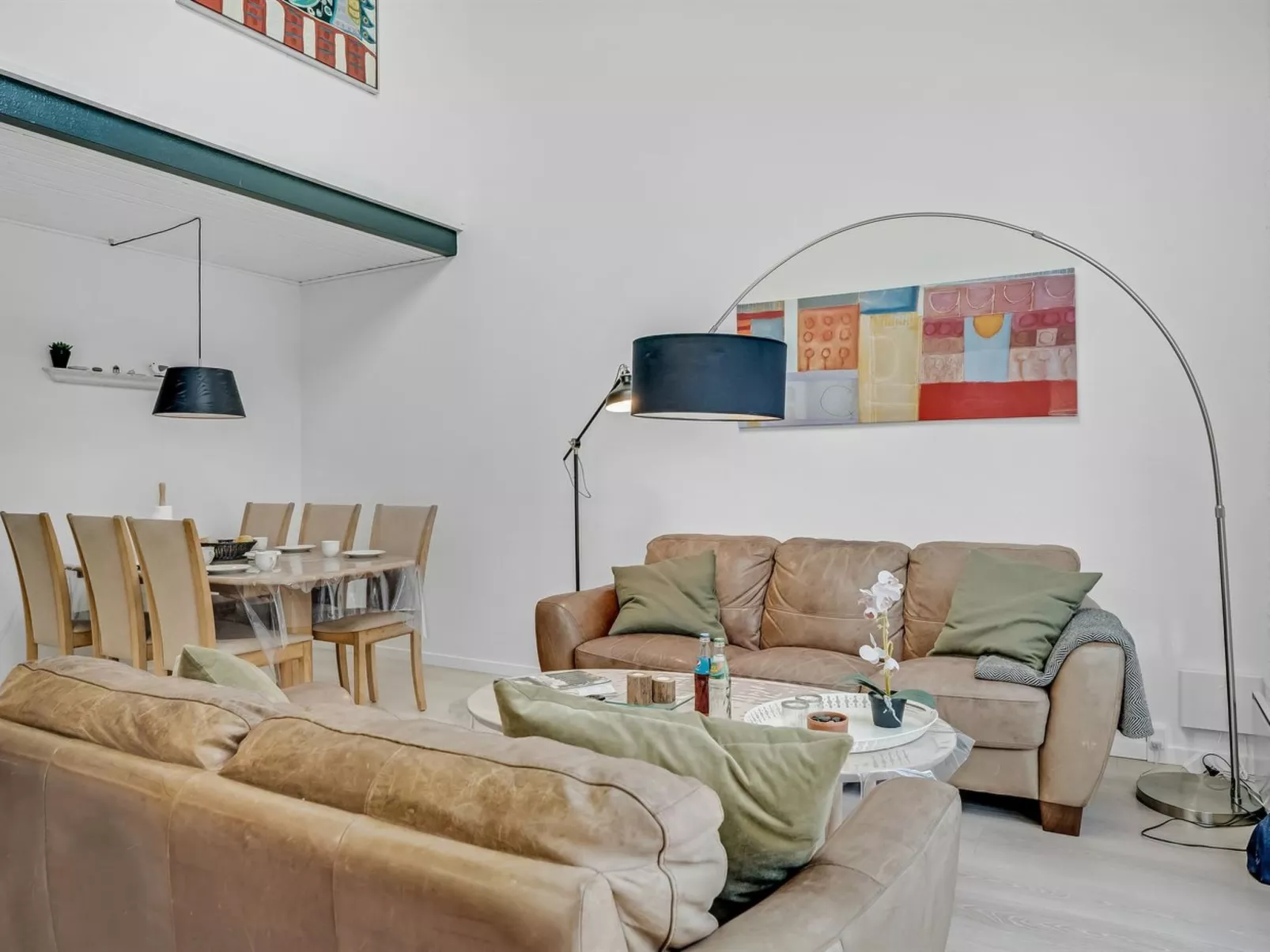 "Eleen" - 100m to the fjord-Drinnen