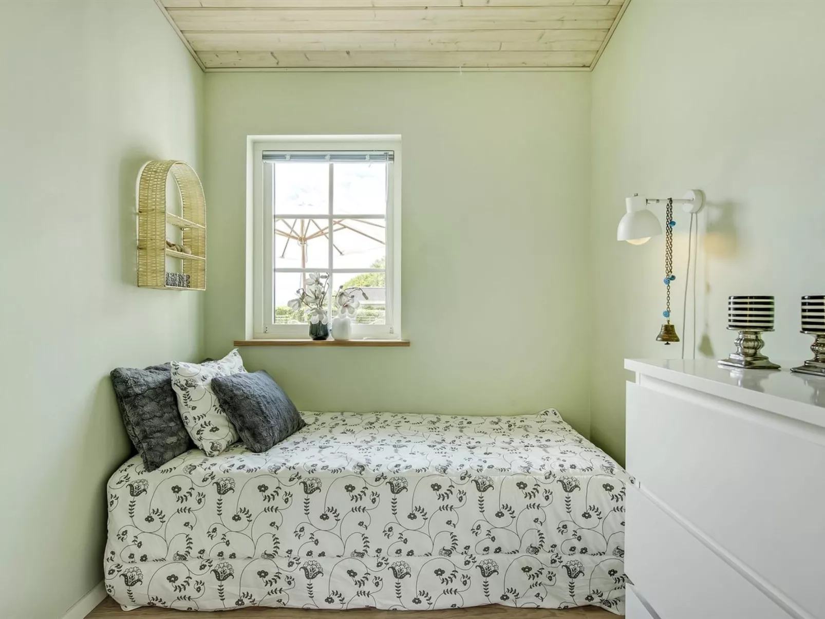 "Bernadete" - 50m to the fjord-Inside