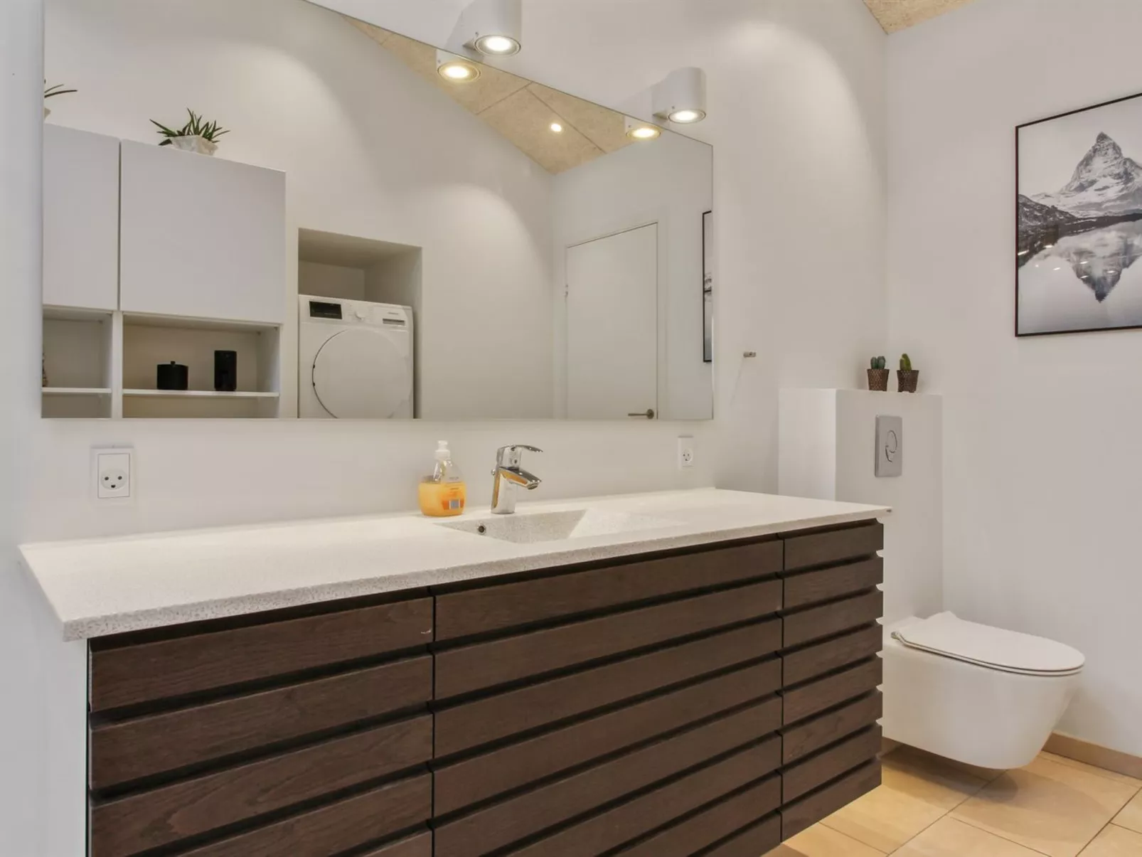 "Harriet" - 800m from the sea-Dedans