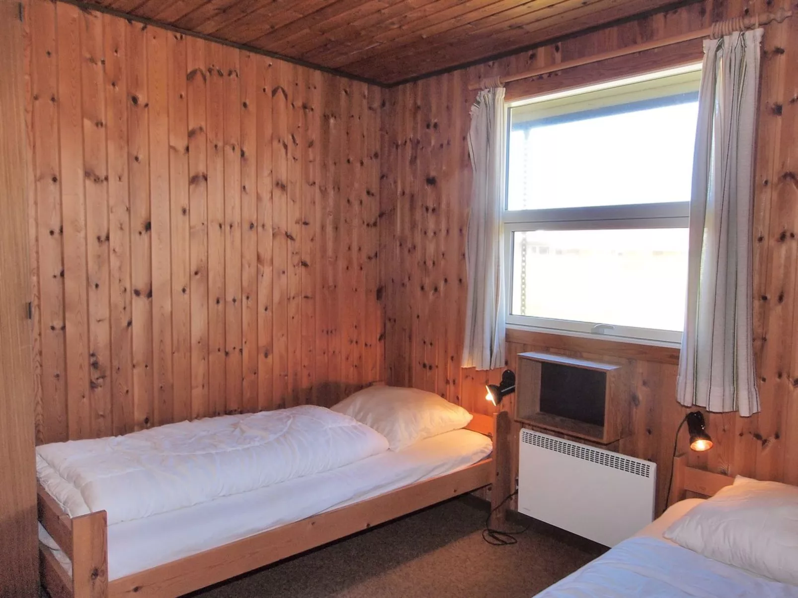 "Alka" -  from the sea-Drinnen