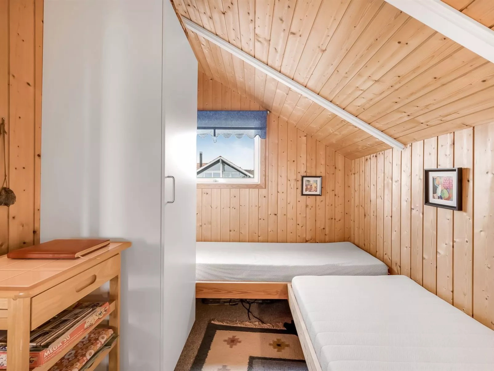 "Lonne" - 750m to the fjord-Inside