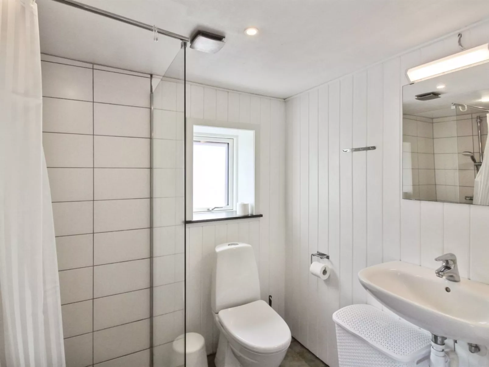 "Brawith" - 250m from the sea-Inside