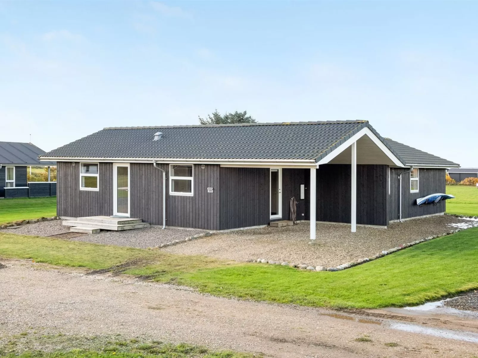 "Ginia" - 150m to the fjord-Draußen