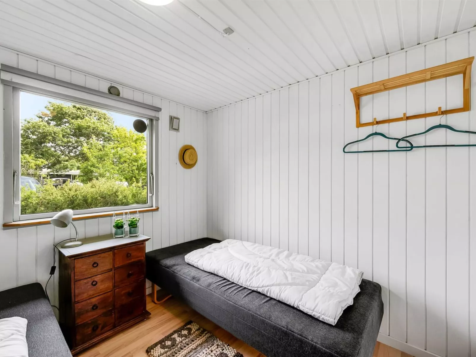 "Embla" - 500m to the fjord-Dedans