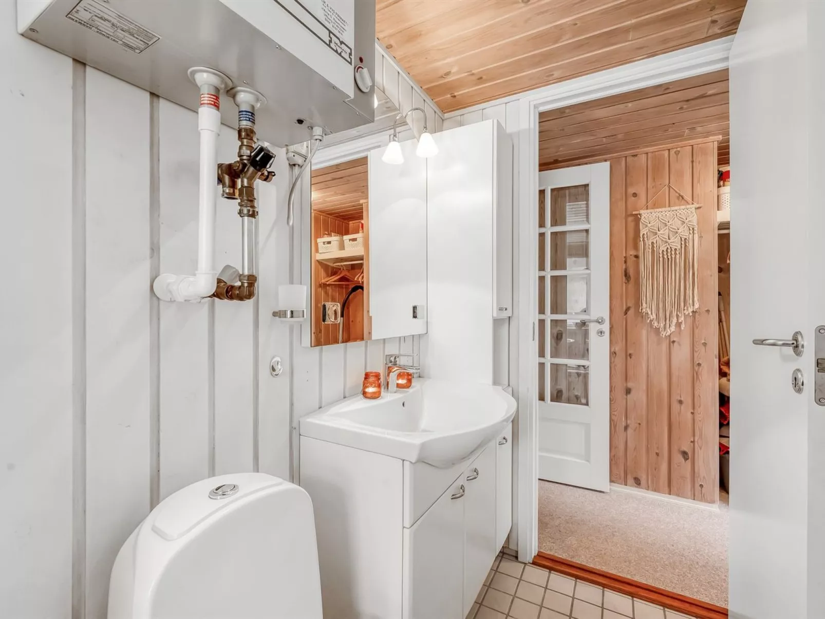 "Toimi" - 500m to the fjord-Inside