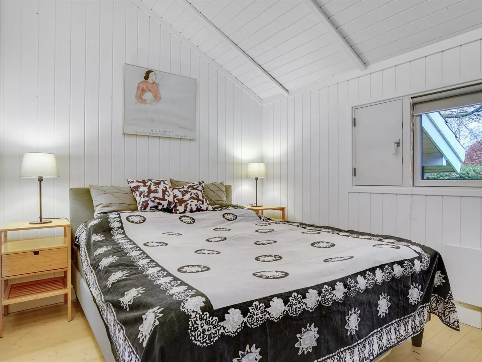 "Eivor" - 500m from the sea-Dedans