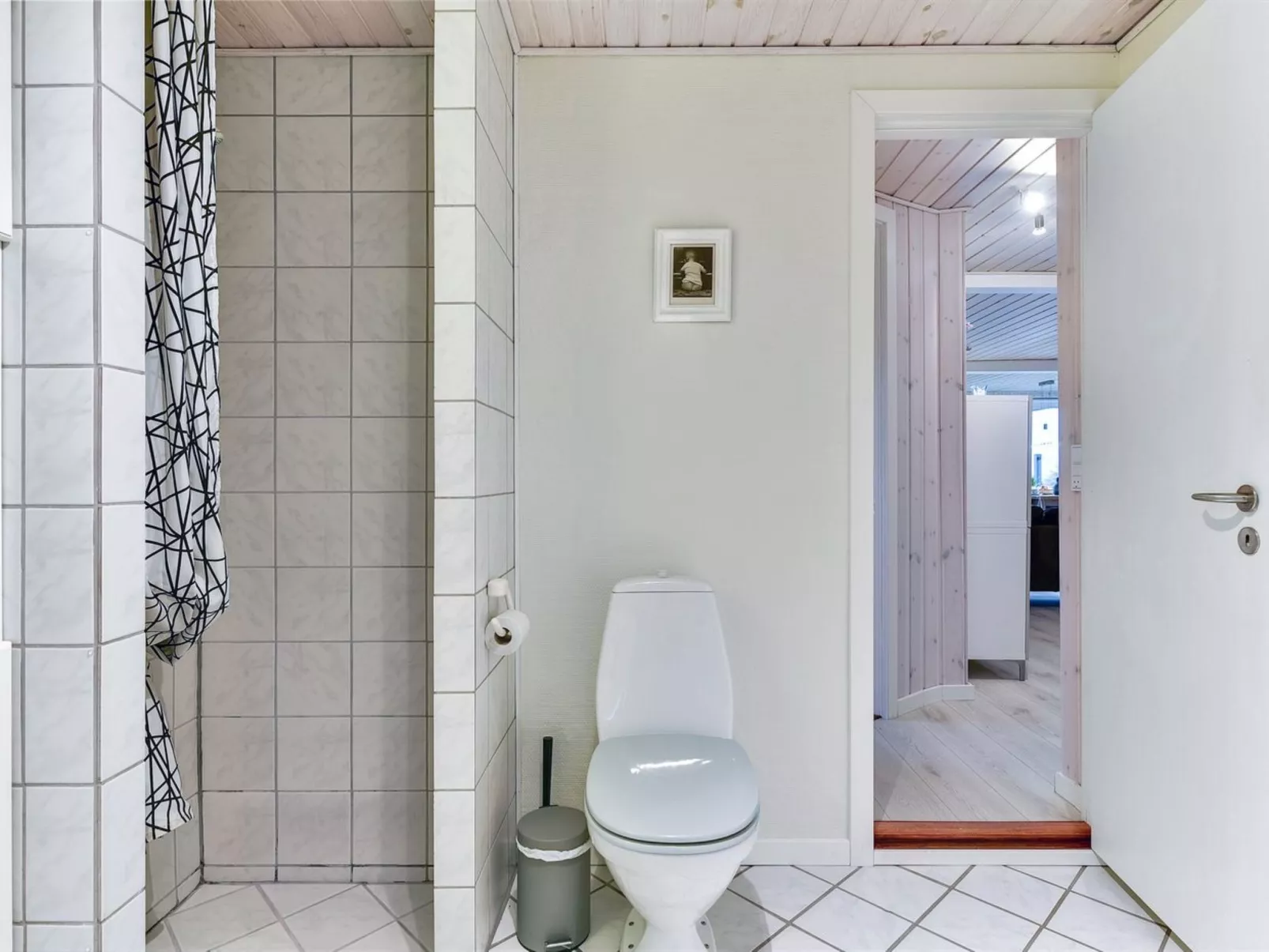 "Loi" - 200m from the sea-Inside