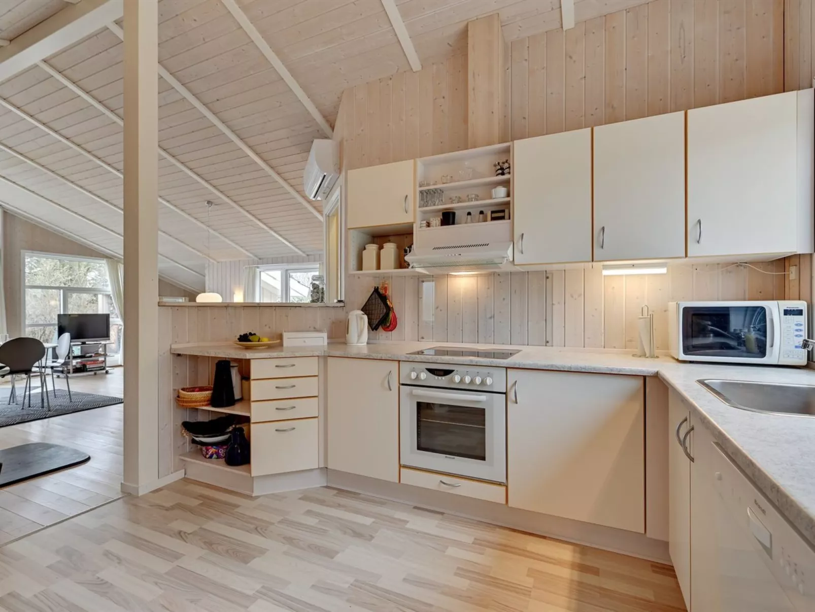 "Sitka" - 250m from the sea-Inside