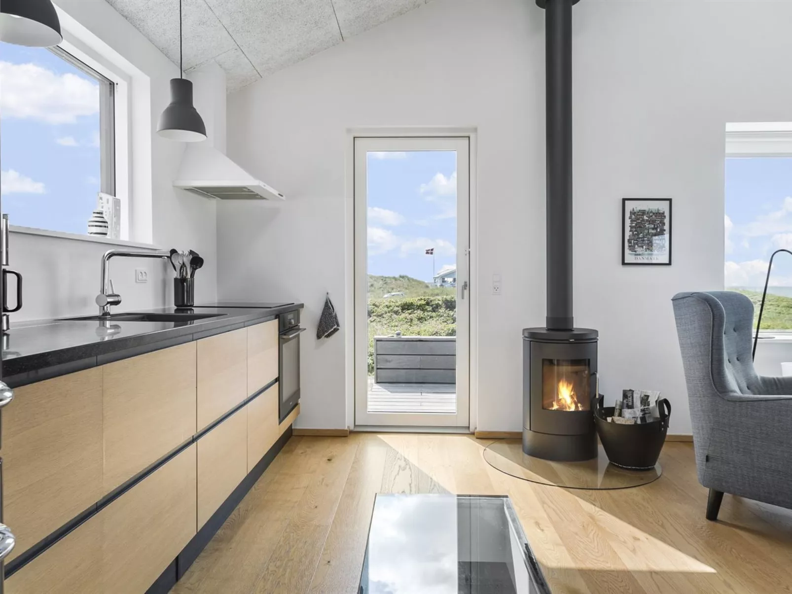 "Aaltje" - 65m from the sea-Drinnen