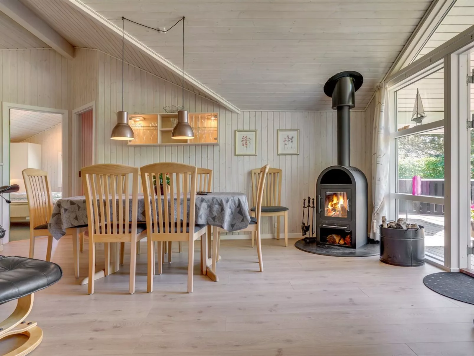 "Esaline" - 400m from the sea-Dedans