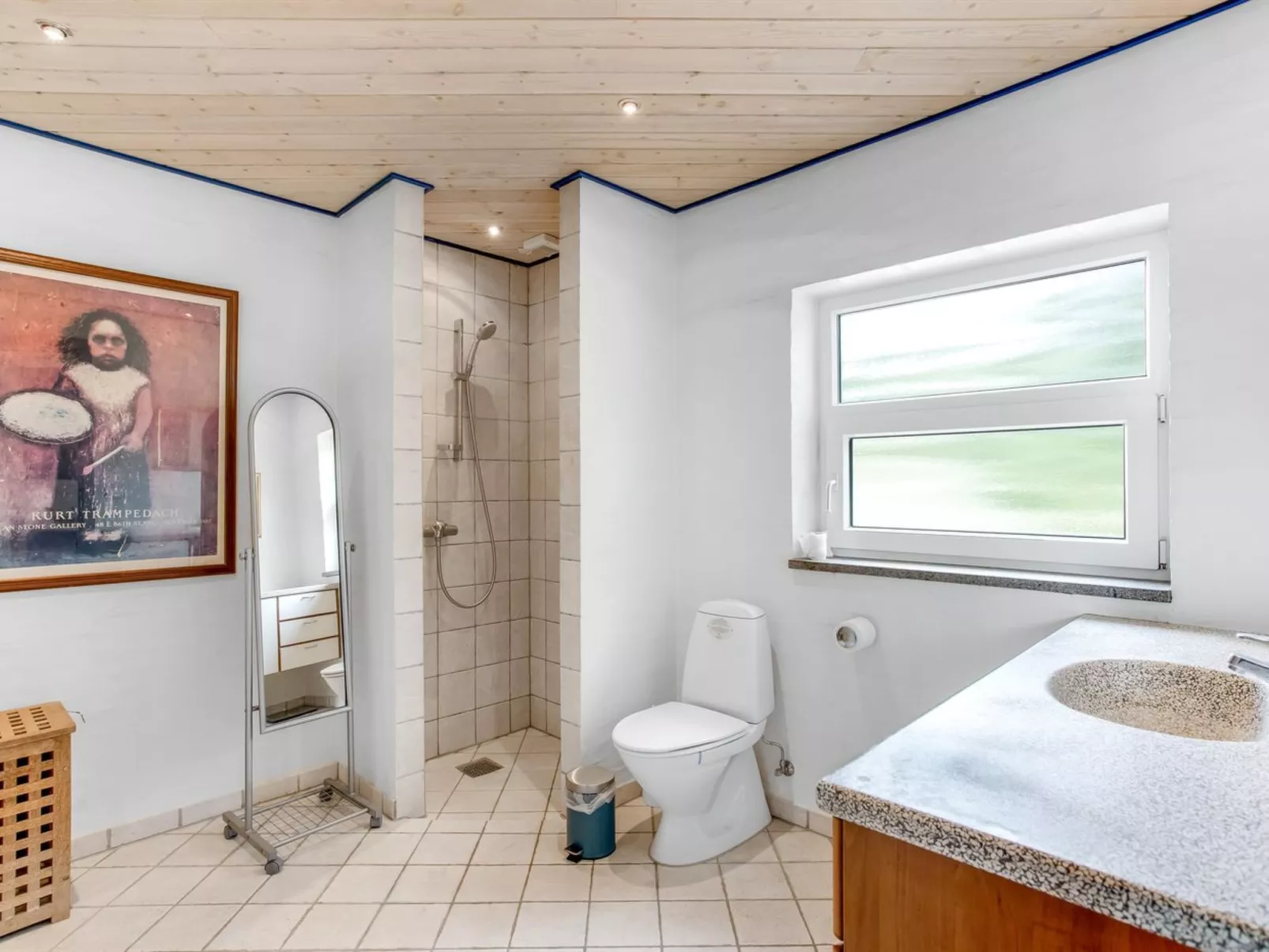 "Sjamme" - 1.2km from the sea-Inside