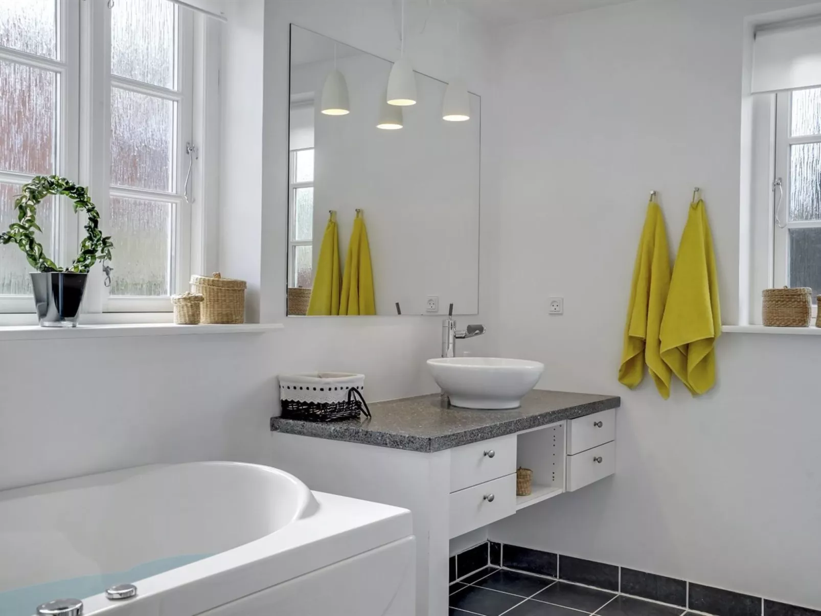 "Stephie" - 1.1km from the sea-Inside