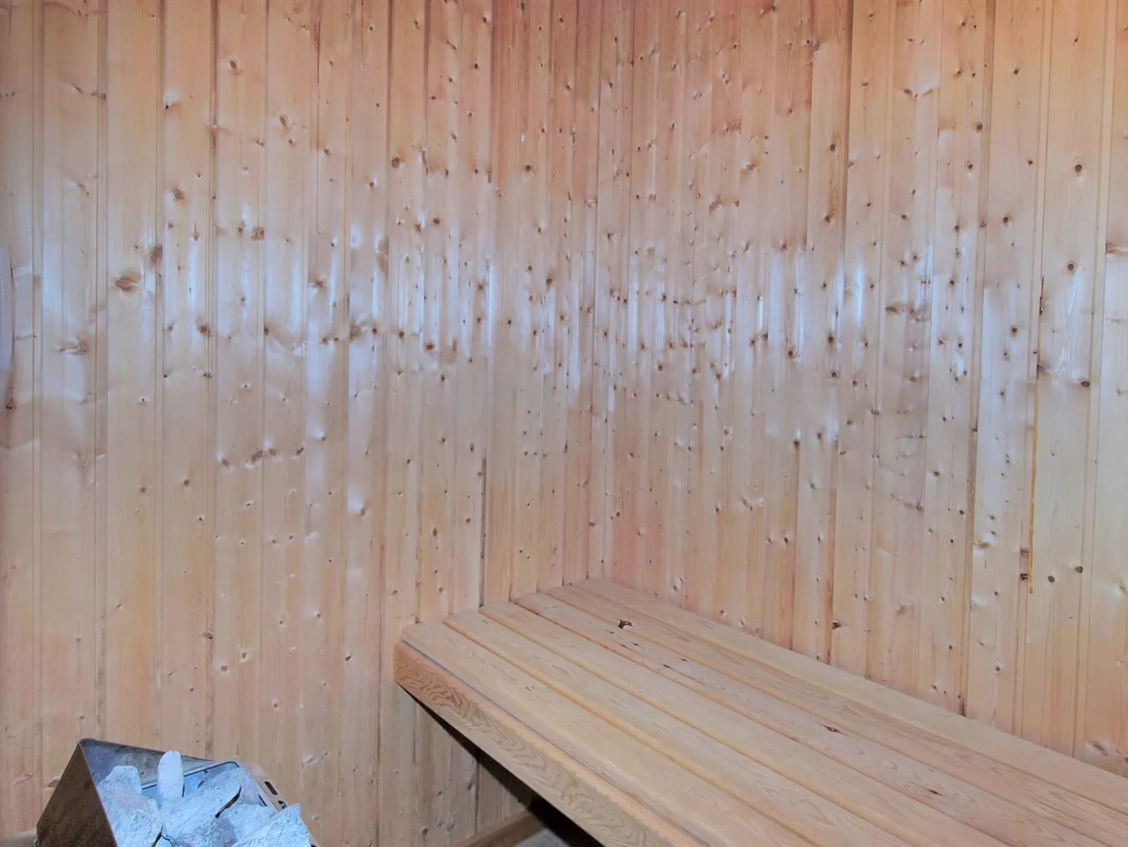 "Berthilde" - 400m from the sea-Inside