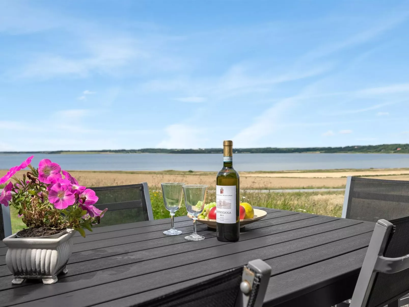 "Ephra" - 250m to the fjord-Draußen