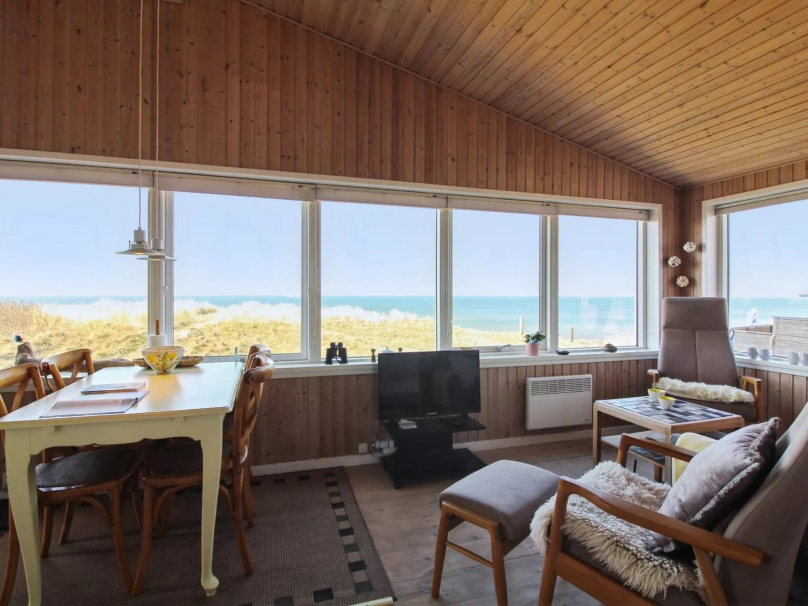 "Freydis" - 92m from the sea-Inside