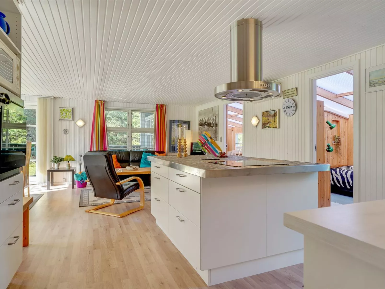 "Dorith" - 100m from the sea-Dedans