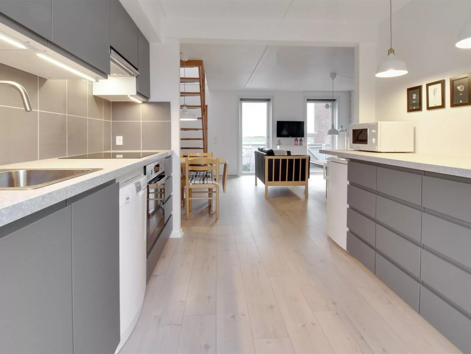 "Terje" - 2.3km from the sea-Dedans