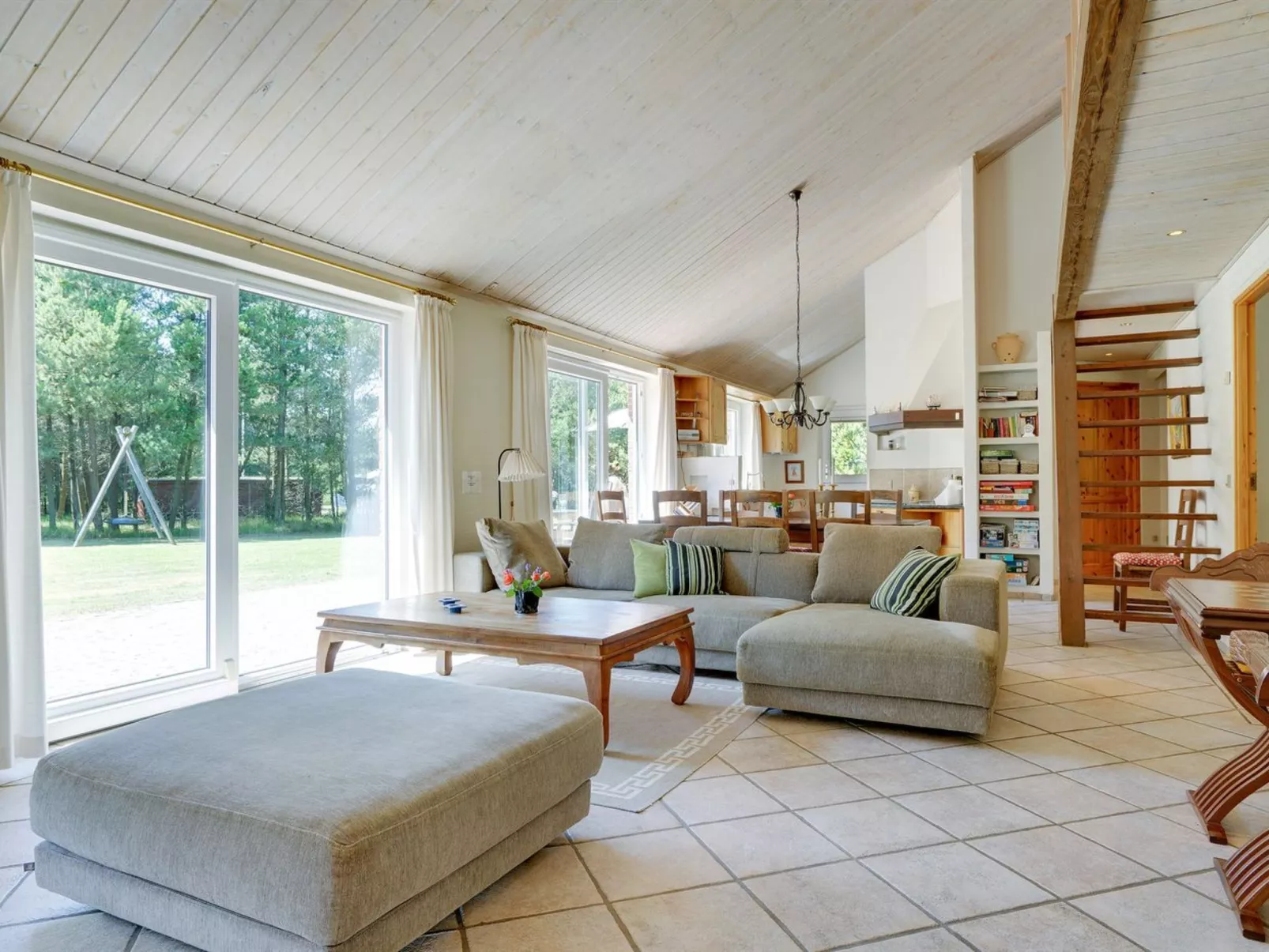 "Arletty" - 1km from the sea-Inside