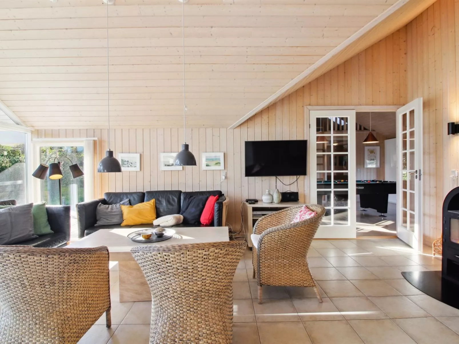 "Synnöve" - 550m from the sea-Inside