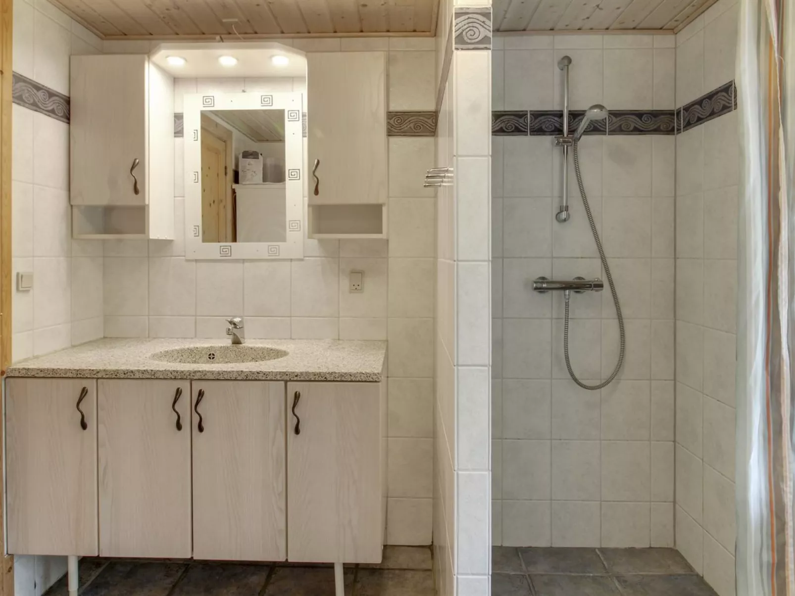 "Volmar" - 3.5km from the sea-Inside