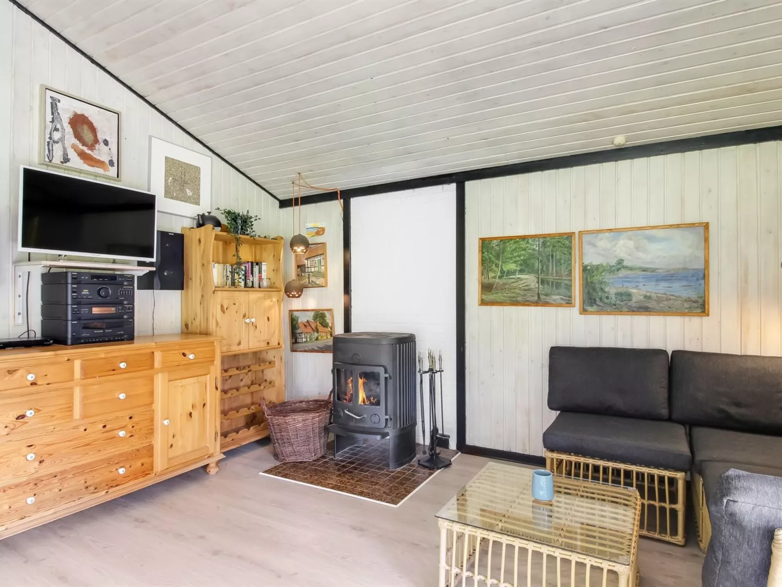 "Biergh" - 600m from the sea-Drinnen