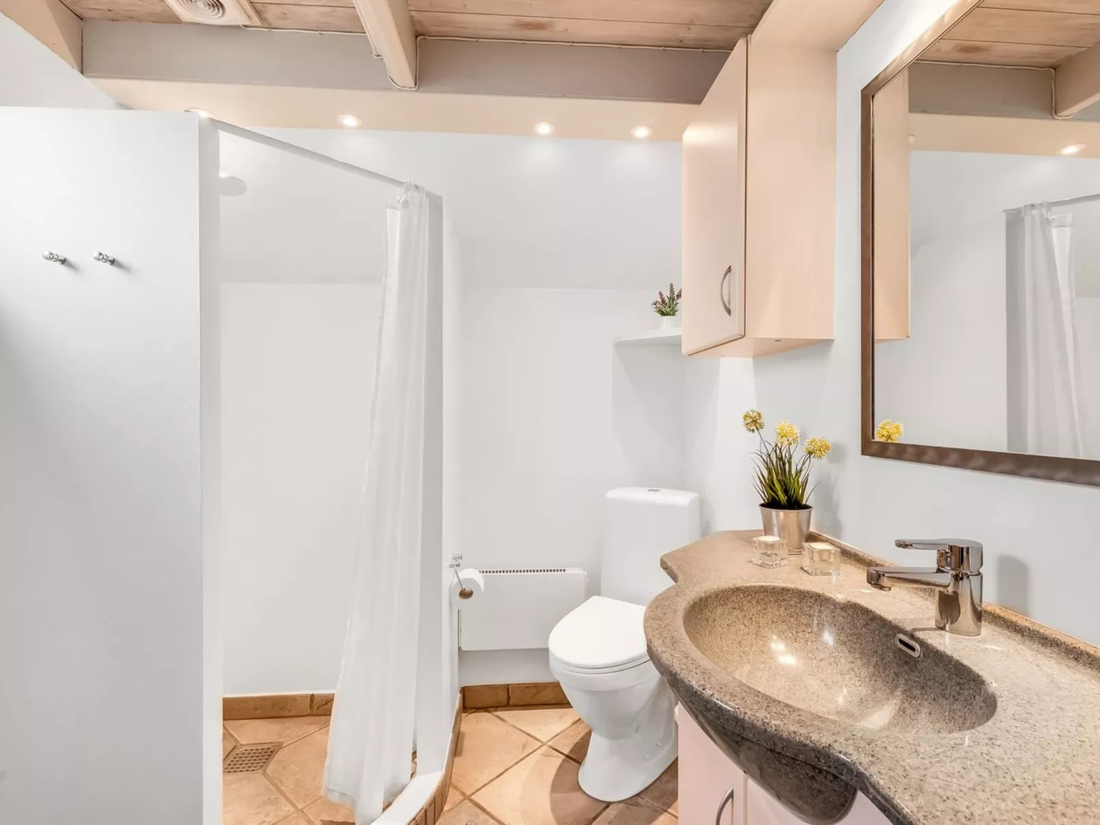 "Eringisl" - 50m from the sea-Drinnen