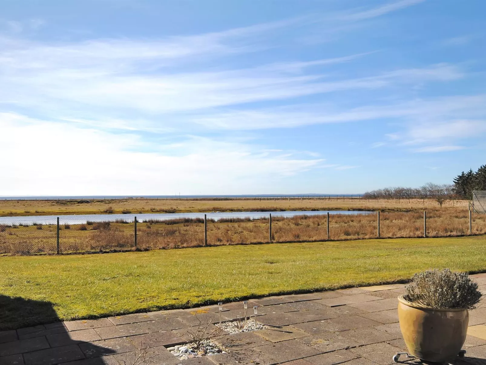 "Rejhana" - 500m to the fjord-Draußen