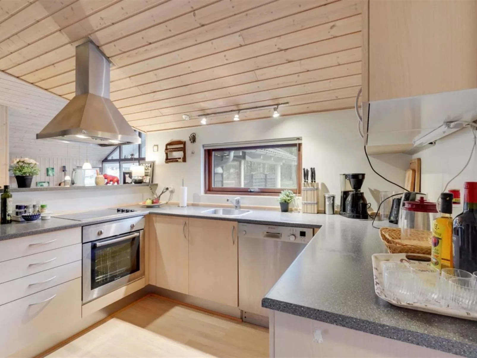 "Matine" - 800m from the sea-Inside