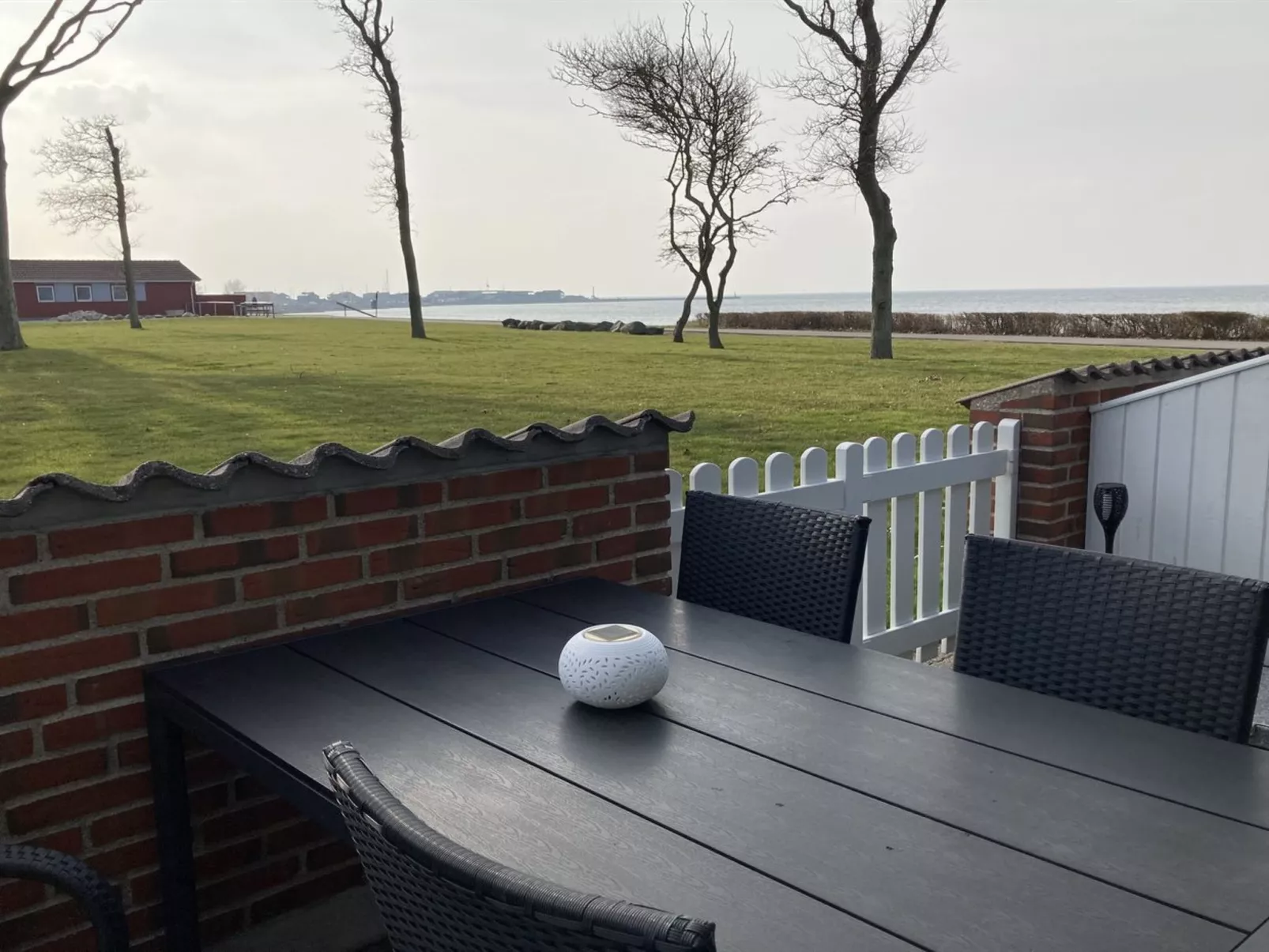 "Elevus" - 10m from the sea-Draußen