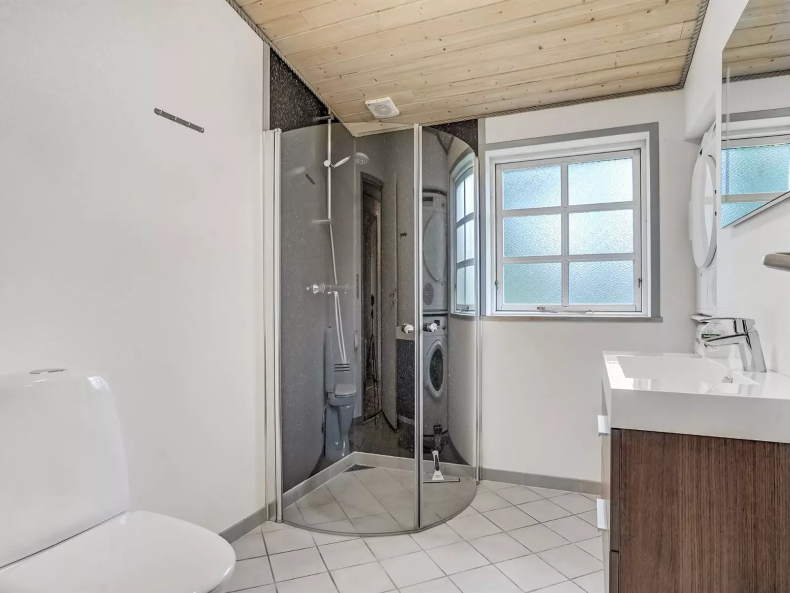 "Joonatan" - 30km from the sea-Inside