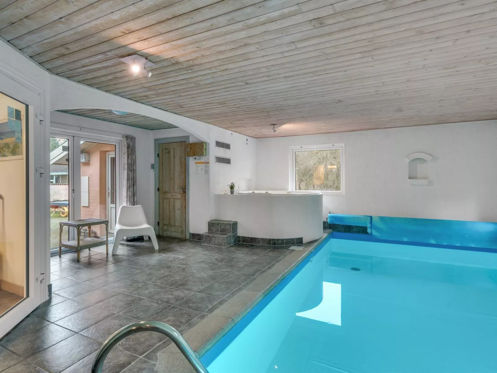 "Vicktoria" - 500m to the fjord-Draußen