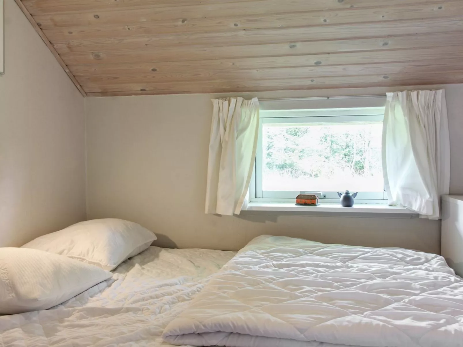 "Halli" - 700m from the sea-Drinnen