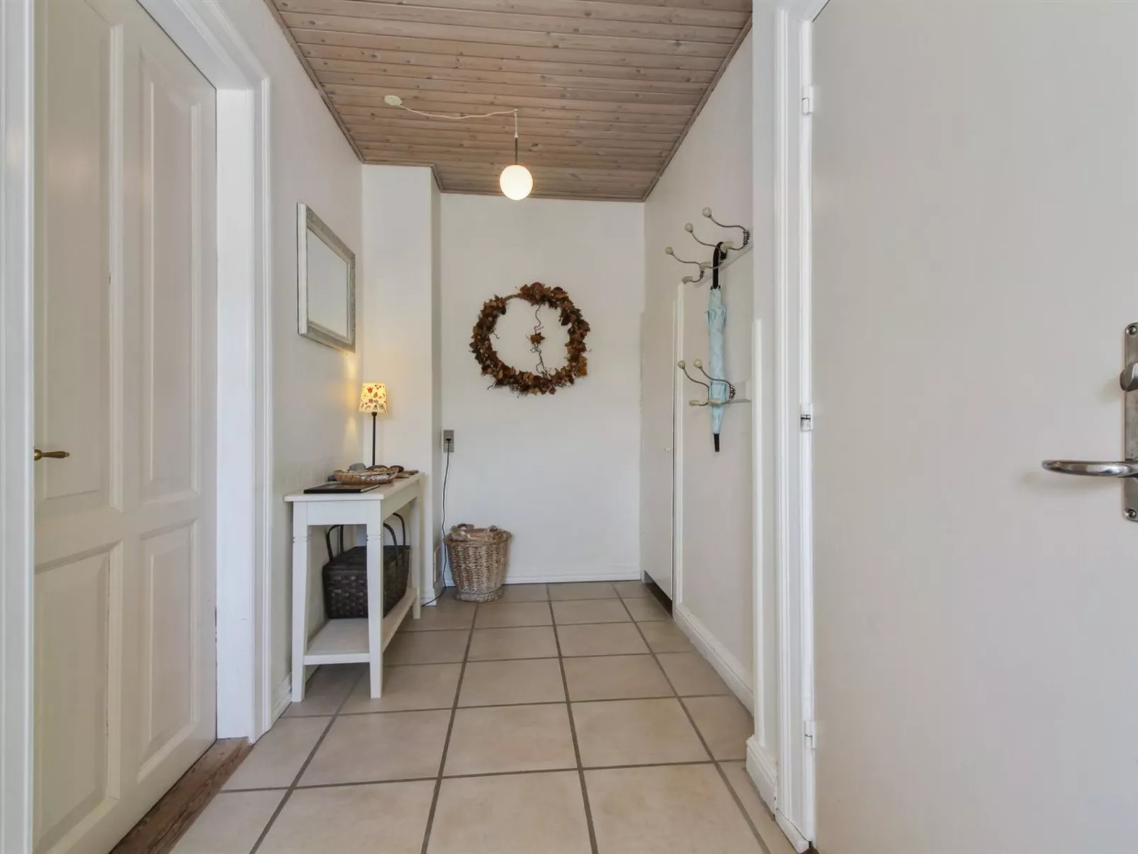 "Faustine" - 500m from the sea-Inside